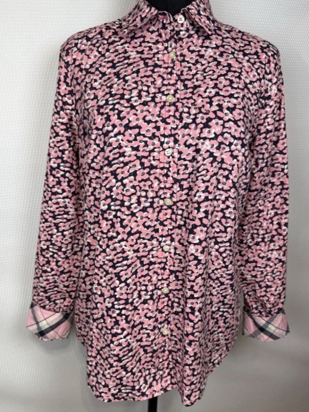 Talbots Navy Pink Floral Poplin Blouse Sz 8 Plaid Cuffs Roll Tab Sleeves